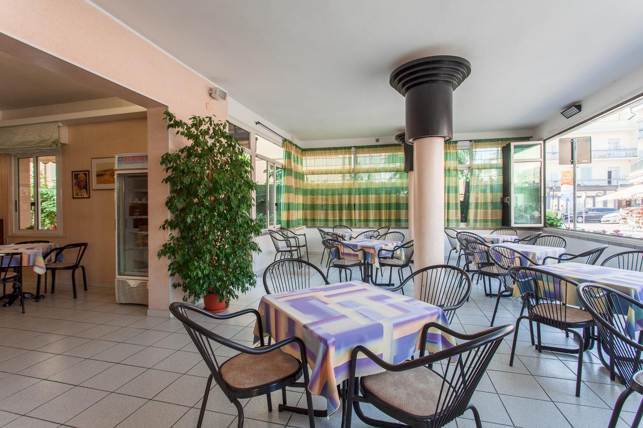 Hotel Benvenuti Gatteo a Mare Exterior foto