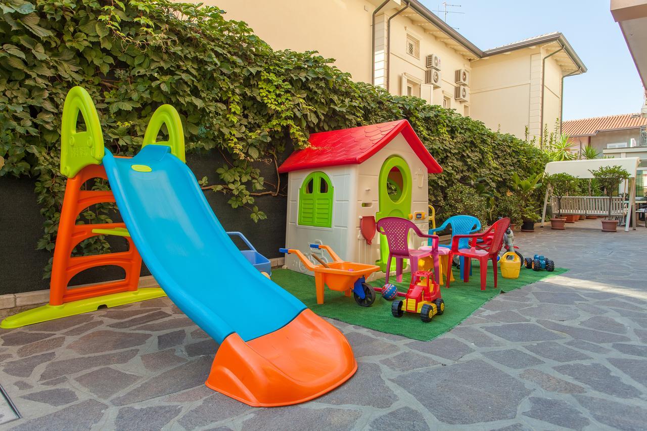 Hotel Benvenuti Gatteo a Mare Exterior foto